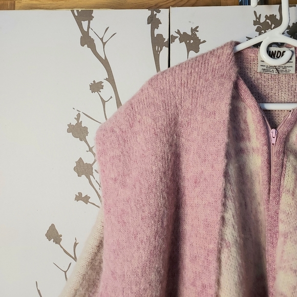 TUNDRA 100% Scandinavian Yarn Virgin Wool Cape... - Picture 2 of 14